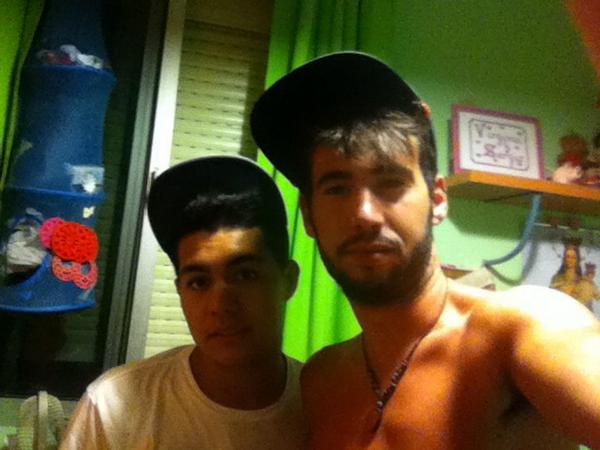 Jose8Heredia's tweet photo. Buenas noches por fin te tengo otra vez a mi vera que te quiero negro!! http://t.co/to75Kvp50T