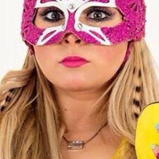 xiomarairungara's tweet image. Prefiero oir a @Emahuevo diciendonos cosas bonitas y no regañandonos pero no lo meresemos :(