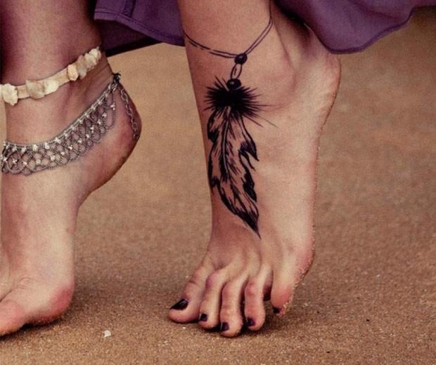 28 Cute Four Leaf Tattoo Designs On Wrist  Tattoo Designs  TattoosBagcom