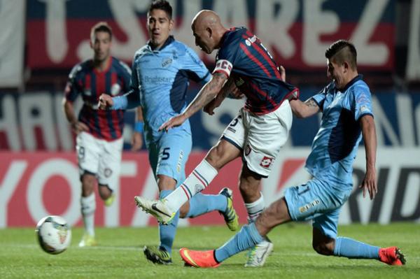 elespectador's tweet photo. San Lorenzo goleó y pone un pie en la final de la Libertadores. http://t.co/3uOdAABkHI http://t.co/GUtwcPFJ59