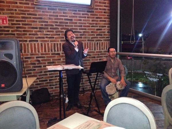 Miércoles de Música en Vivo!!! Aquí los esperamos y las pizzas al 2 x 1