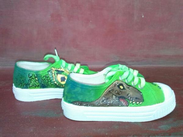 Accimente's tweet image. Chequea aquí..! #AMano #Personalizadas #Pintadas #Customized #Ajedrez #Dinos #Maracaibo