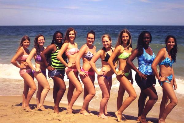 HerringAbigail's tweet image. These girls are like my family. Not sure what I would do without them. #AAU #Rimrockers #basketball 🏀💛