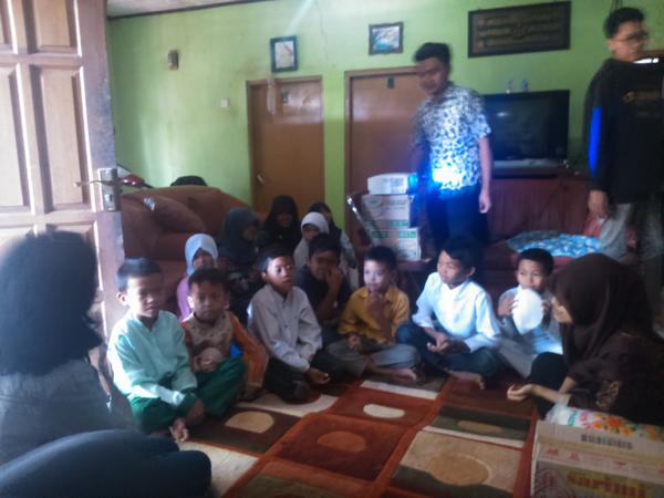 suasana di panti asuhan darmaraja nih :) #INSPIRASI2014