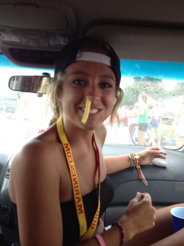 countdown2CT's tweet image. Less than a day until Shannon is shoving veggie straws up her nose again!