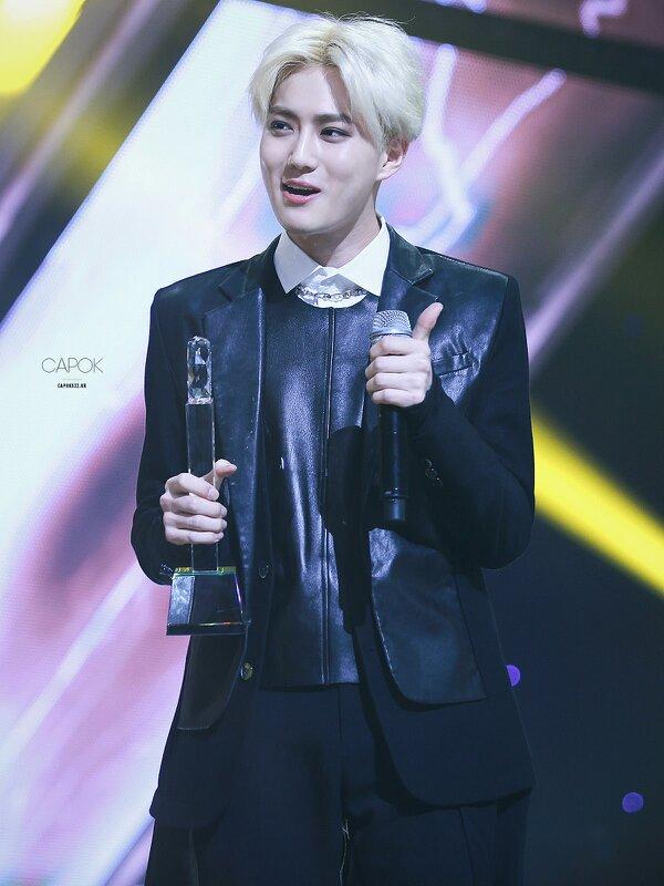 capok522's tweet photo. TWITTER UPDATE / 140515 M Countdown #SUHO #준면 젤 자랑스러운 날 ㅠㅠ http://t.co/ntZmTA1UEz http://t.co/mOGPs4niSp