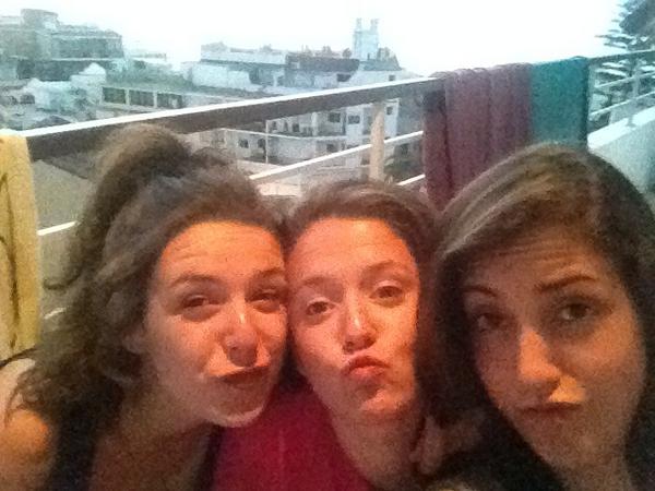 Rosaba11's tweet photo. Las últimas nenisvivientes @elenita_matilla @sandra7069 http://t.co/qVoeqFPnAo