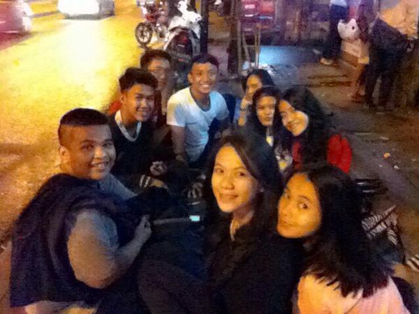 Socfrechvier's tweet photo. Hallo lagi makan ronde kedua;) http://t.co/fYvIEZnei7