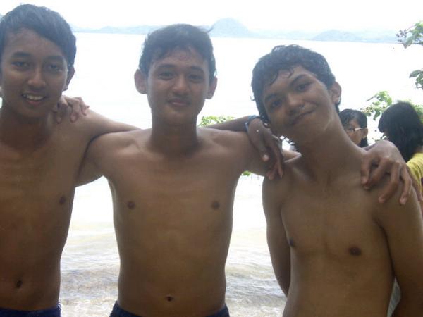 alumni_sdn1's tweet photo. Ini foto masih unyu unyunyaaa hahaha :D GGS http://t.co/uIyF9ygfKY
