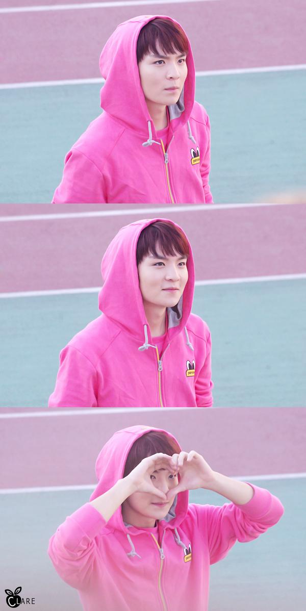 [PIC Upload] 130903 아육대 // 마지막 업로드입니다. 작업해 놓은것까지만 업로드 하게 되어 셀렉해놨던 뒷부분을 보여드리지 못하게 된점이 아쉽네요.
i.imgur.com/tUp9vPK.jpg