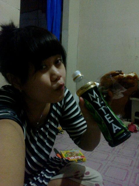 nethachubb's tweet photo. donat,brlemak,Tp q gk tkut gmuk,krn q minum MYTEA,teh Oolong shat lemakpun lwat #EnakTerus #MYTEAramadhan @MyBroSayz http://t.co/9wNo2upJxX