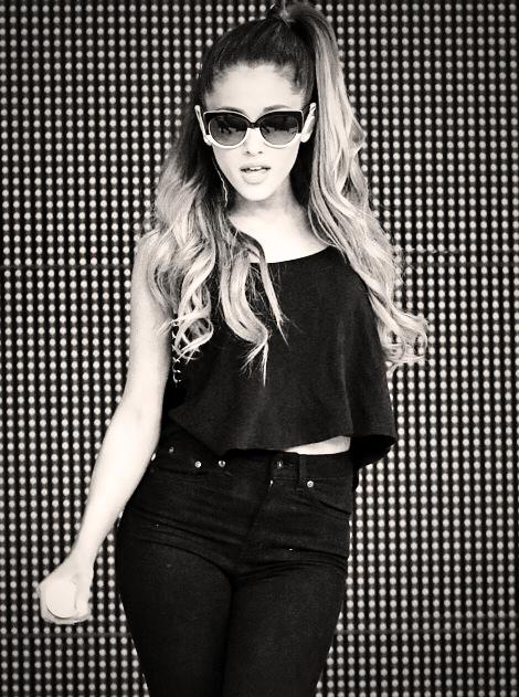 Hottie_Grande's tweet photo. So Beaaaautiful!! 😃🔥🔥😍😄 #ArianaGrande http://t.co/BVaabDqAtc