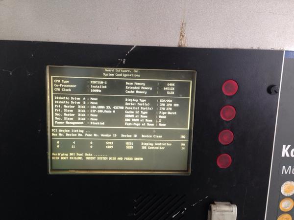 D0CX's tweet photo. Parkscheinautomat findet seine HDD nicht. http://t.co/Vyzvu6IHHk