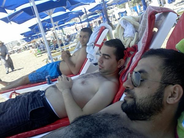 MuRqOoO's tweet photo. Güneşlenmek mi dedilerr (@ Susanoğlu Kumsal w/ 3 others) http://t.co/AvLc9WjAwN http://t.co/GjP3GpPK0G