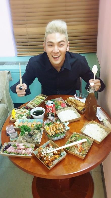 140721 白虎官咖留言更新一则 （翻译：小监监 制图：重口味 转载请注明NU'EST CHINA）