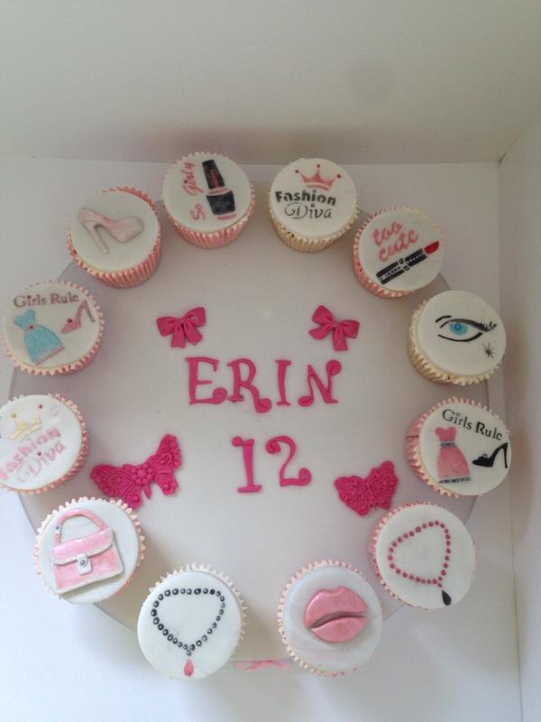 jakharr's tweet photo. Cupcakes http://t.co/eKvArFce0v