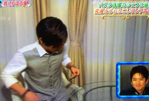 jump_peta's tweet photo. 山田くん先週のゴチで借りた10万円を返金。いそがしいのか珍しく肌が荒れてる。あと10万円がポケットから現ナマで出てきたw http://t.co/4yrwxYpXay