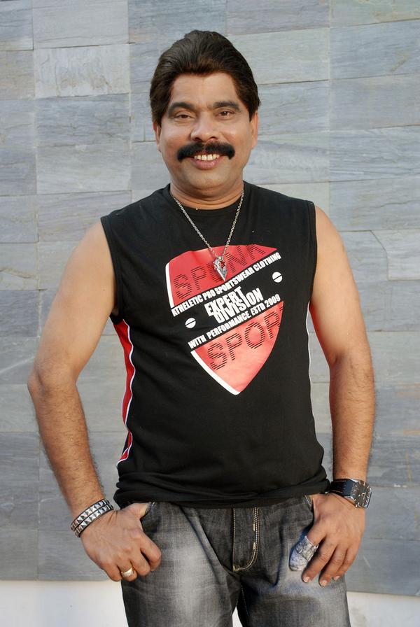ActorSeenivasan's tweet photo. Epudii?
Join me in Fb @ http://t.co/jcDhGu8PGA http://t.co/0pWYMKnBNG