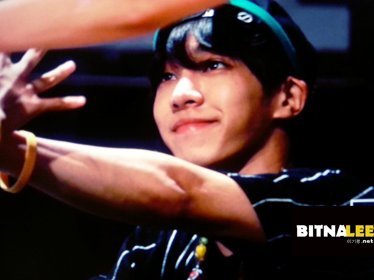 BtToNN8CIAEaxBz.jpg:large