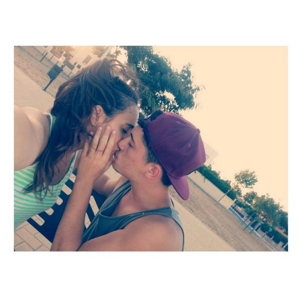 MartaaReeales's tweet photo. Sólo tú, mirarte y quererte, sentir mi presente, de frente mi suerte y sólo tú. EIGHTEEN 👫 http://t.co/QuGIhpNNQo