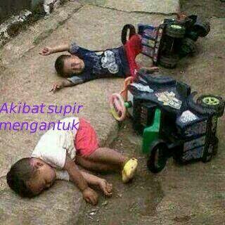 faqihmuazzam's tweet photo. ati2 buat yg mudik nih..kalo ngantuk mending segera cari rest-area,kalo g tar jadinya gini wkwk #MudiKPKS @PKSjateng http://t.co/Qxj4JJKqE1