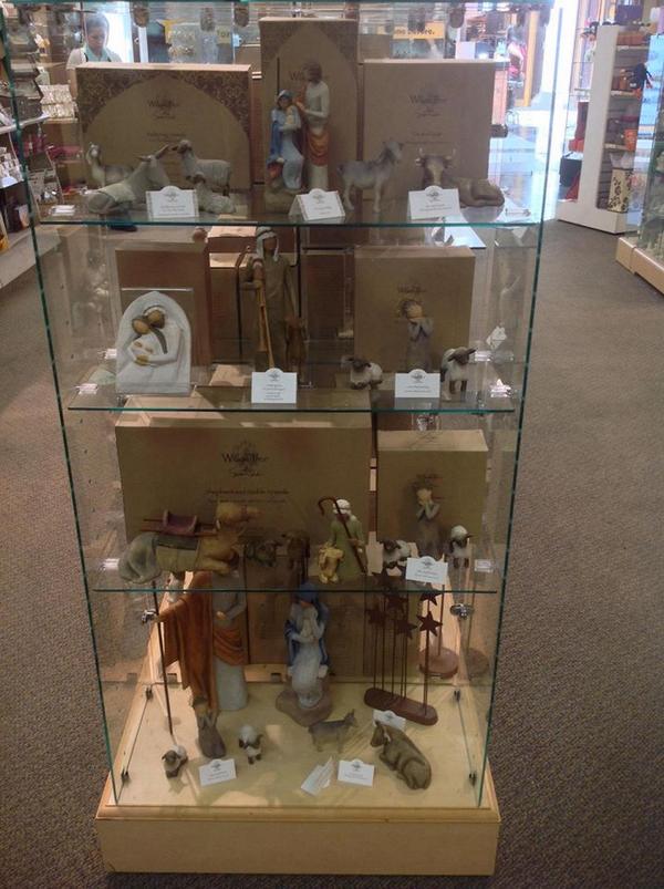 AnnsHallmarkCPM's tweet photo. Make sure to see our Christmas Willow Tree Collection today! #Willowtree #ChristmasInJuly http://t.co/sk4zYKlSWJ
