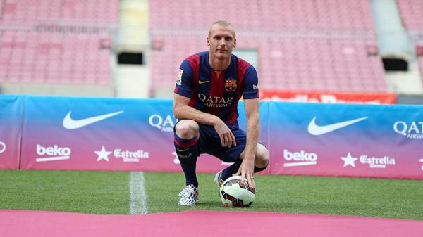 Jérémy Mathieu at the Camp Nou in the FC Barcelona strip: #MathieuFCB