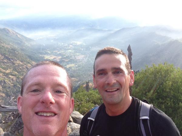 Scott_AWSP's tweet image. Where did Easty and Westy hike this morning? Straight up. “Over the river and through the woods…” #awspstem