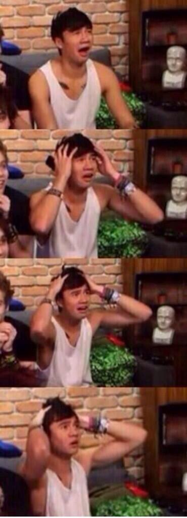 Me knowing that calum hood from 5sos won't follow me..

<a href="/Calum5SOS/">Calum Hood</a> If this tweet gets to 100+ RTs will you follow?:(