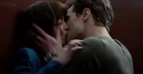 telecincoes's tweet photo. ¡POR FIN! @50SombrasSpain, el trailer> http://t.co/956xDYChsd http://t.co/sYPK6dUefy