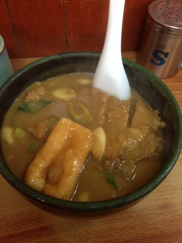 hirobockle's tweet photo. 名古屋の元祖？カレーうどん！鯱の屋うまい！🌟 http://t.co/zQF98JqlOy