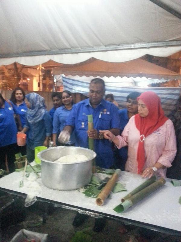 logabalamohan's tweet photo. Menghadiri Program 1000 Lemang anjuran Wanita BN Wilayah Persekutuan dan Persatuan Wanita Melayu Bukit Bintang. http://t.co/25wyXSn9TY