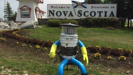 Hitchhiking robot looks for adventure as it travels across Canada ift.tt/WJI5jK