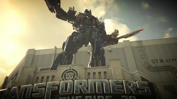 joyfulldeb's tweet image. Freaking awesome! #universalstudiosorlando #transformers #optimusprime