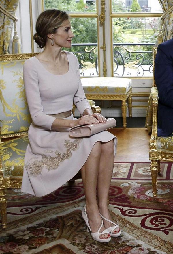 trendencias's tweet image. La Reina Letizia pasea el estilo español por Francia bit.ly/1peHflL