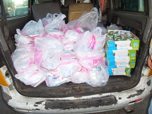 ThePCRF's tweet photo. Yesterday our team in south Gaza distributed 350 meals at a UN school in AlShabora camp. http://t.co/2DIkZwElEu http://t.co/i9Pn557CBq