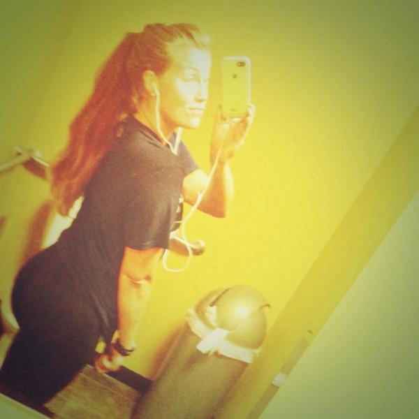 coach_kann's tweet image. #activetime #eatclean #mom #fitmom #fitgirls #trainhard #muscle #squat #booty #sexy #workout #gymselfie #gainz #lift