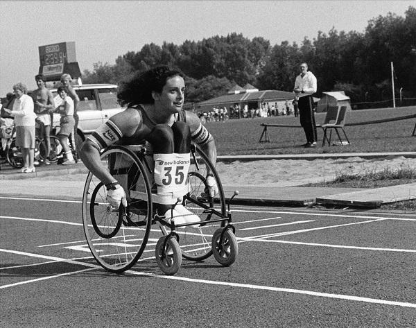 wheelpower's tweet photo. #throwbackthursday 30 years ago Jayne Schiff of USA wins the first ever marathon at the @Paralympics. @USParalympics http://t.co/VxQC0vsGzS