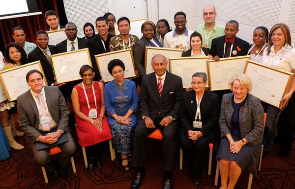 Mapon_Matata's tweet photo. Congratulations to the DRC org who won with 10 NGOs the @2014RedRibbon Award at the 20th AIDS Conference in Melbourne http://t.co/ZdDZURgTC8