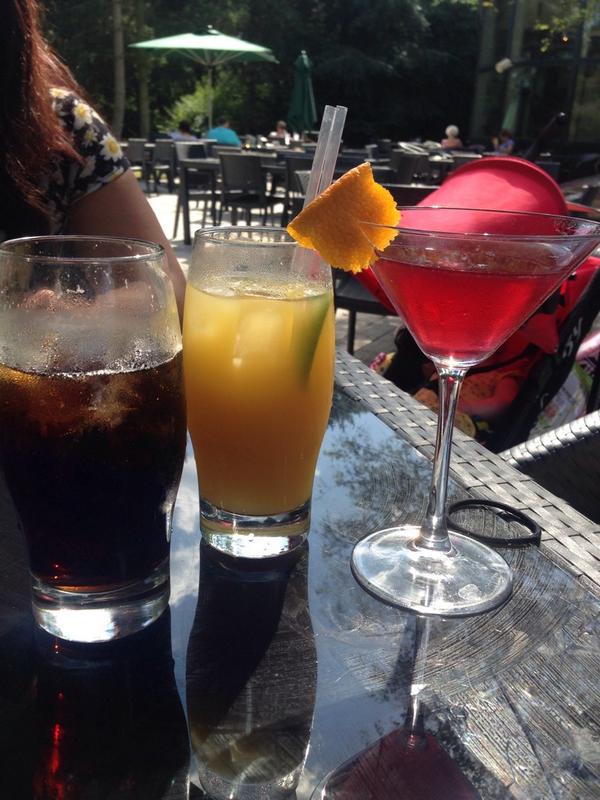 ryanleemclean's tweet photo. Cocktails @CenterParcsUK http://t.co/HyVp8Ee510