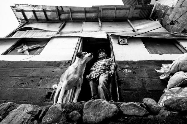 inquil_dignos's tweet photo. Porque hay otras formas de habitar la ciudad. Foto: Daniel Bustamante.@Isvimed @AlcaldiadeMed
http://t.co/J9RWSGwz6Y http://t.co/lecbhHs5Cw