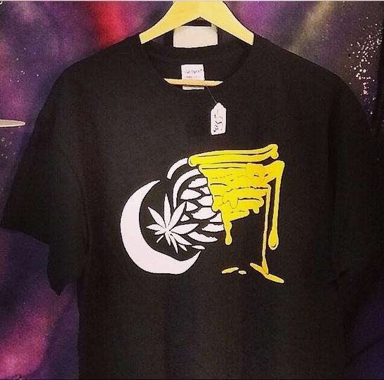 Moonragz's tweet photo. New wax drip tees on #sale! http://t.co/43wWWCQ5bQ #710 #errl #dab #dablife #stoner #stonernation #guyswhosmoke #high http://t.co/ozECbRWcUw