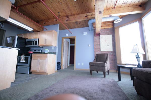 CornwellProps's tweet photo. Available now for rent: Court Street apartment! Call 740-591-4489 for details! #BobactNation http://t.co/s6nqczU4tC