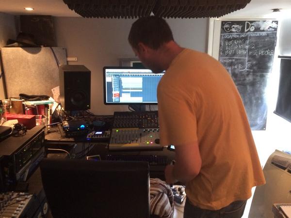 DanKornMusic's tweet photo. And so it begins @CosyStudios Debut album Of The Sea now being made in the HOT Kent countryside @walruspresents http://t.co/d04oiI8Nf8