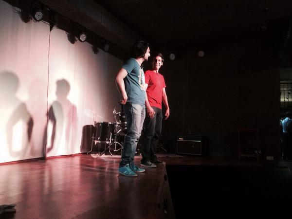clickmadness's tweet image. #Woohoo @KananGill and @knowkenny #SketchyBehaviour at #thehummingtree :)