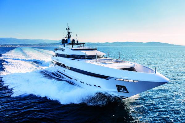 Brilliant blue skies, crystal-clear waters... 
gg-magazine.com/blog/italian-e…
via <a href="/GGMag/">GG Magazine</a>