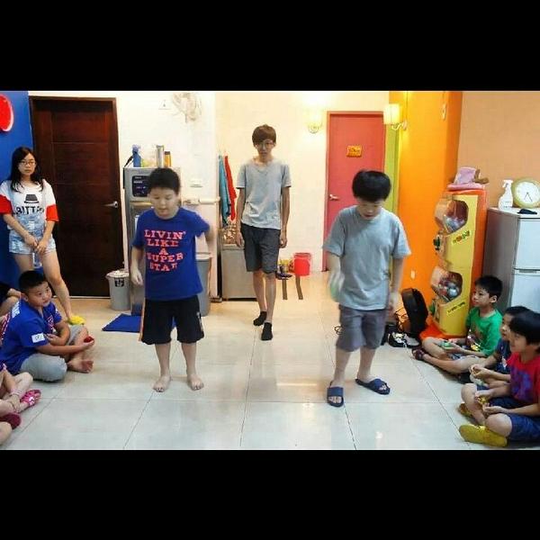 AyounKuo's tweet photo. 除了學習招式外透過分組競賽也能增進學習!
Team competition!! http://t.co/fwnUP5aLzD