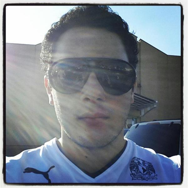 Villi2112's tweet photo. @CambioDeJuegomx me lleva al #PumasVsChivas!! http://t.co/ZChUJsYG17