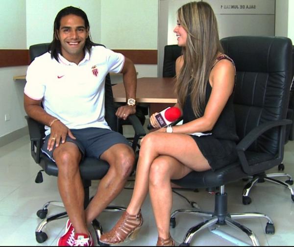 #Exclusivo el sábado los seguidores de <a href="/fueradlugarRCN/">fueradelugarRCN</a> conocerán intimidades de <a href="/FALCAO/">Radamel Falcao</a> <a href="/canalrcnmsncom/">canalrcnmsncom</a> <a href="/alebuitragoh/">Alejandra Buitrago</a>