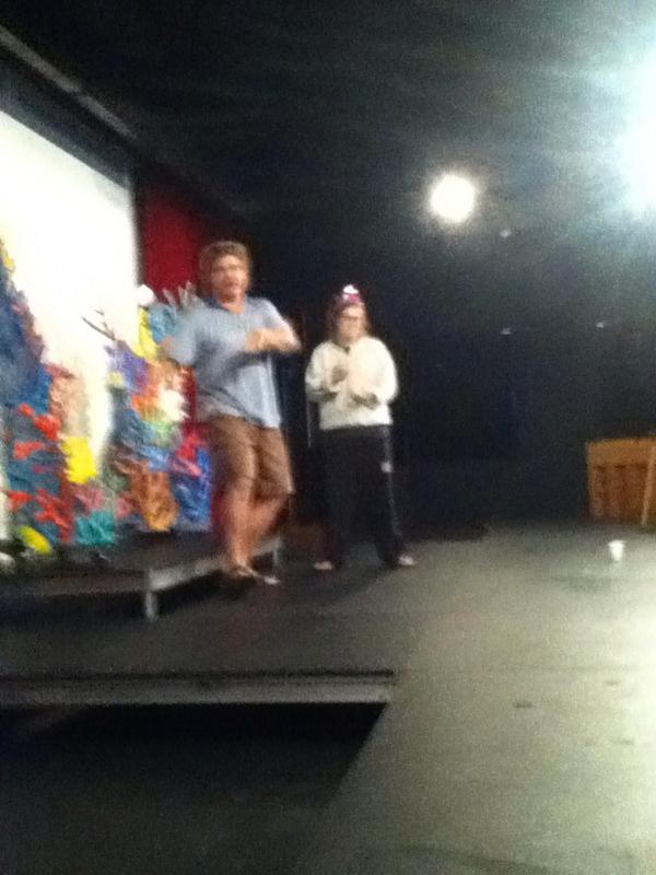 emilypz14's tweet photo. John Ed Bon fed singing #jcpz http://t.co/xKbQC2P5cm